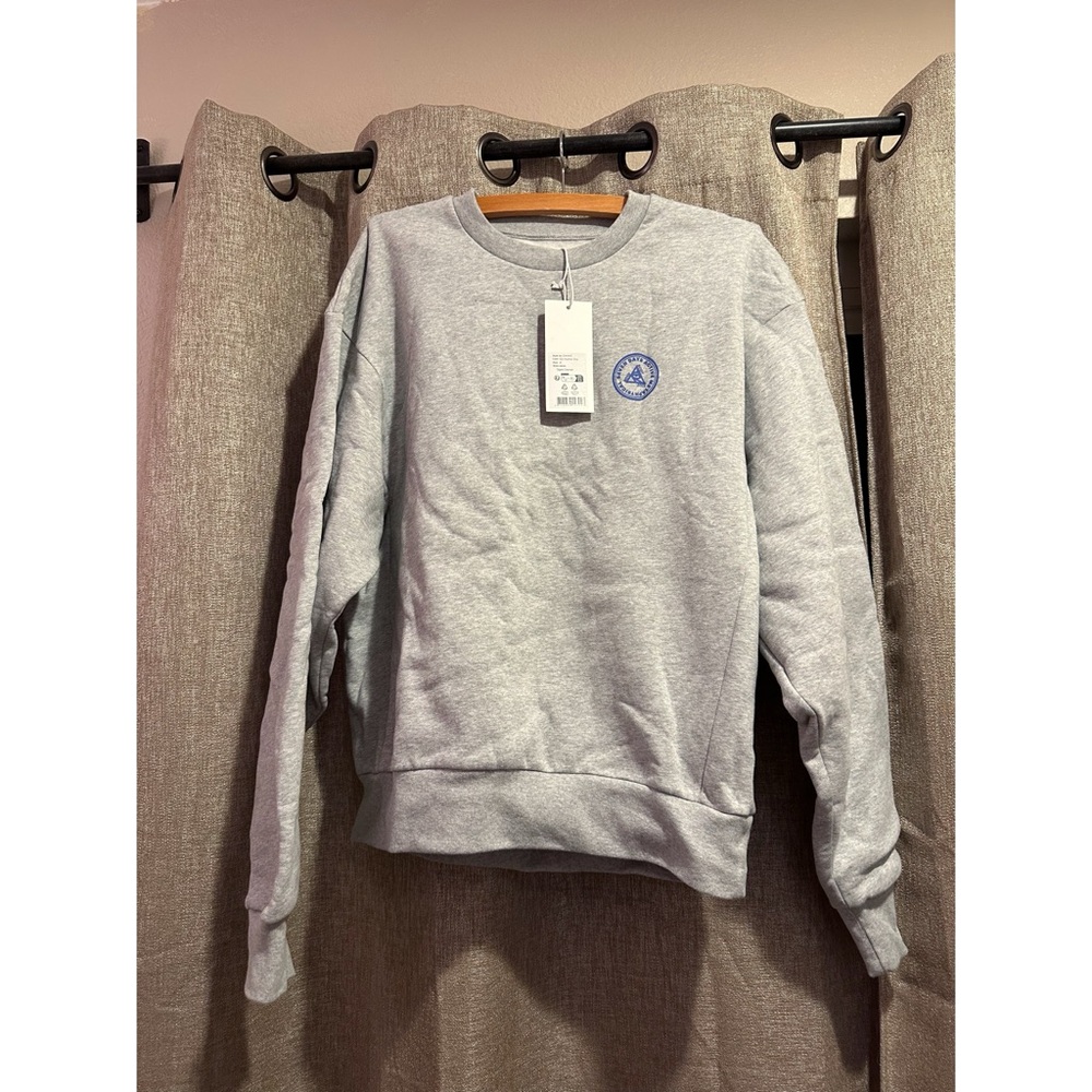 NWT Women's 7 Day Active Classic Gray Crewneck Sweatshirt and Sweatpants SET